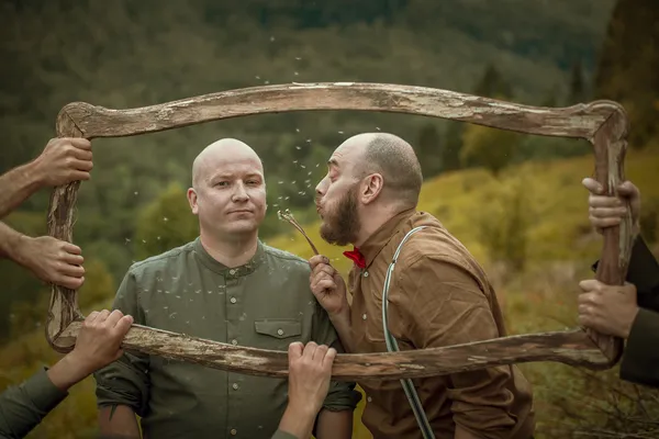 Ekstravagantiški VULTURE INDUSTRIES Vilniuje pristatys naują albumą