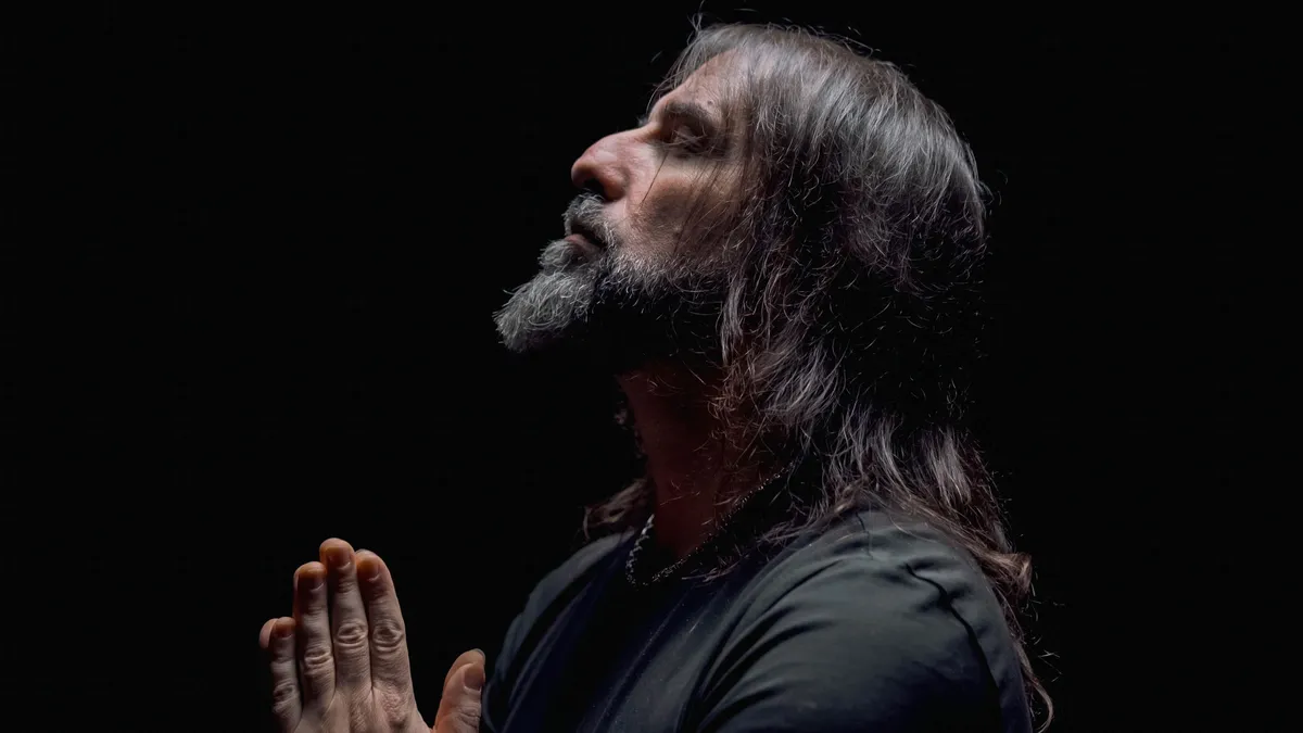 SAKIS TOLIS